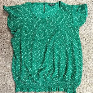 Adrianna Papell green floral blouse EUC like new